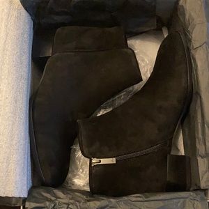 NIB Aquatalia “Lucile” Side Zip Suede Bootie